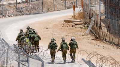 قوة إسرائيلية تنصب حاجزا عسكريا بريف القنيطرة جنوبي سوريا