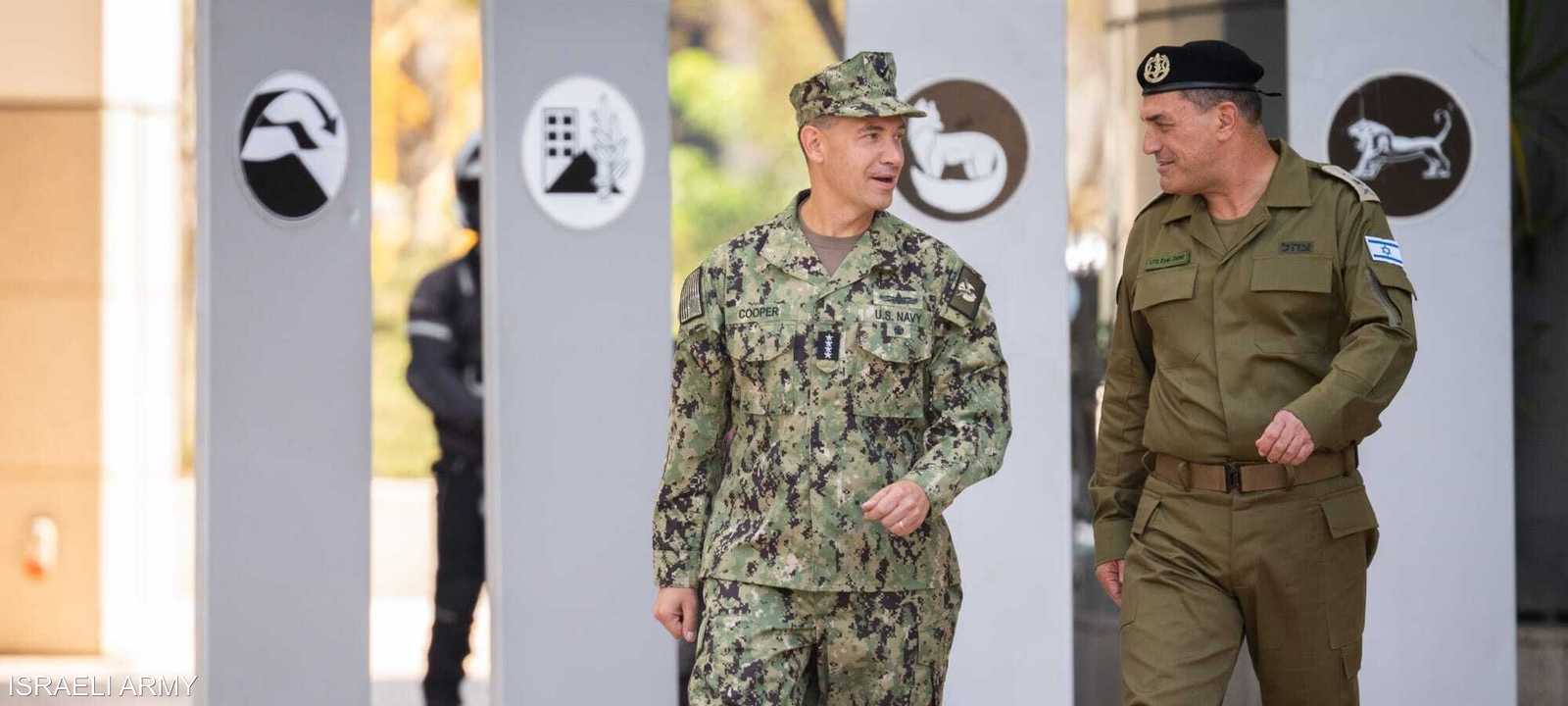 كوبر في إسرائيل مع رئيس الأركان الإسرائيلي إيال زامير