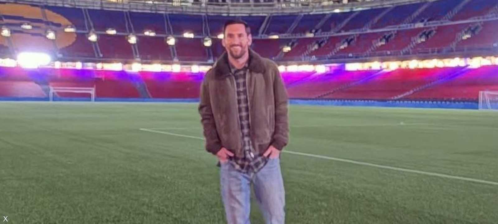 ميسي داخل ملعب "كامب نو"