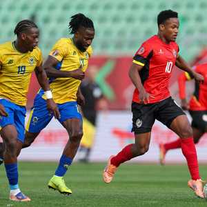 جانب من مباراة منتخب الغابون ونظيره الموزمبيقي