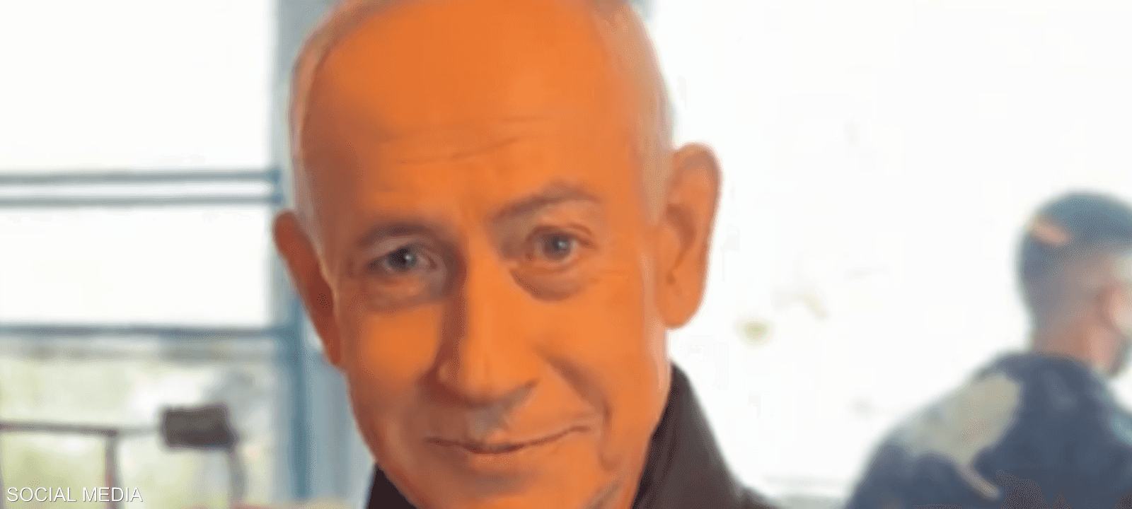 تعمد نتنياهو إظهار يديه أمام الكاميرا