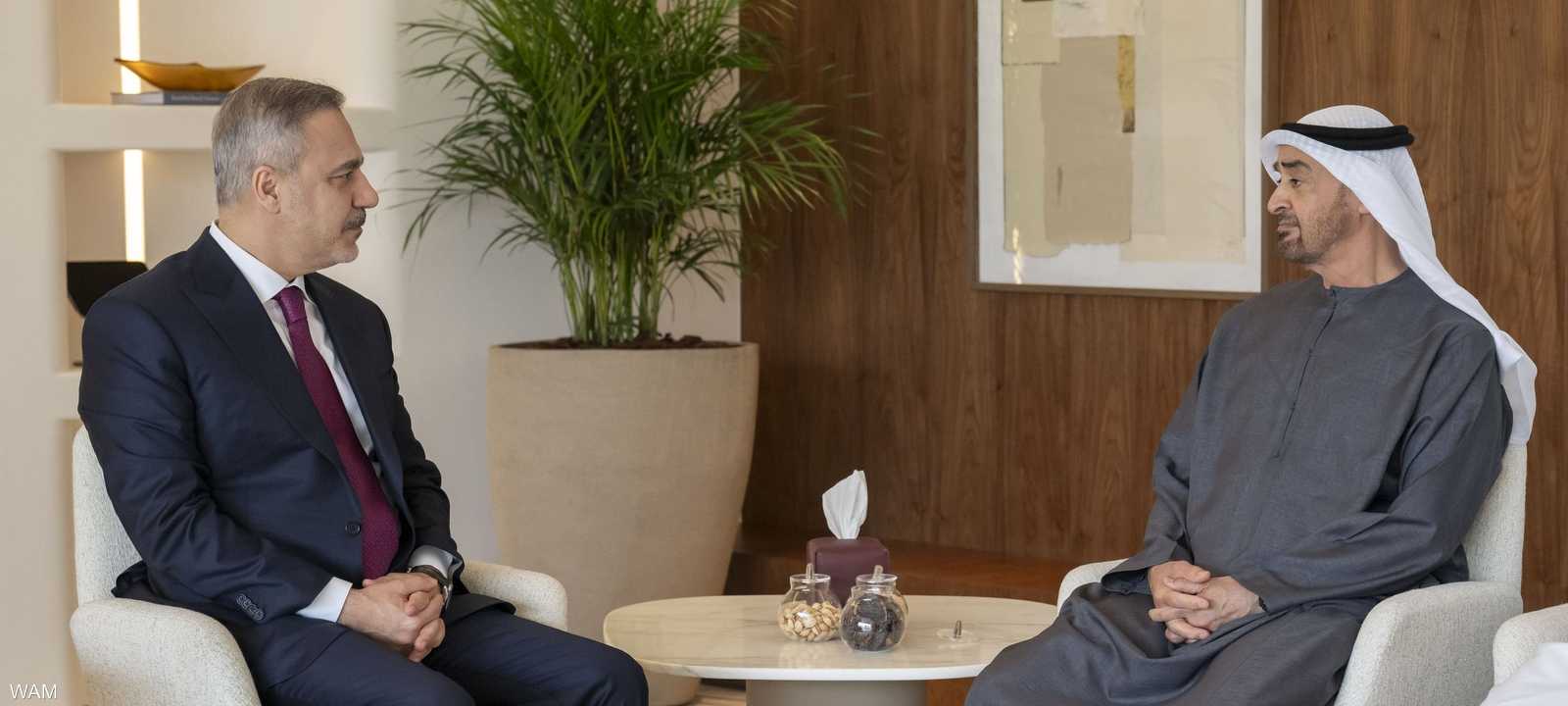 الشيخ محمد بن زايد لدى استقباله هاكان فيدان