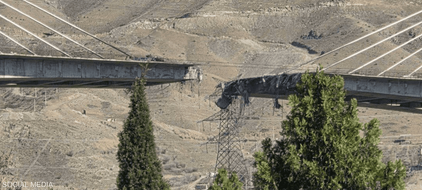 يربط الجسر الاستراتيجي بين طهران ومدينة كرج