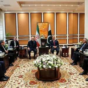 تحاول إسلام آباد تفكيك "عقدة" الانقسام داخل إيران