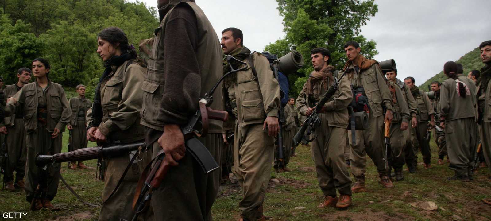 مقاتلون من حزب العمال الكردستاني في أحد معاقلهم شمال العراق