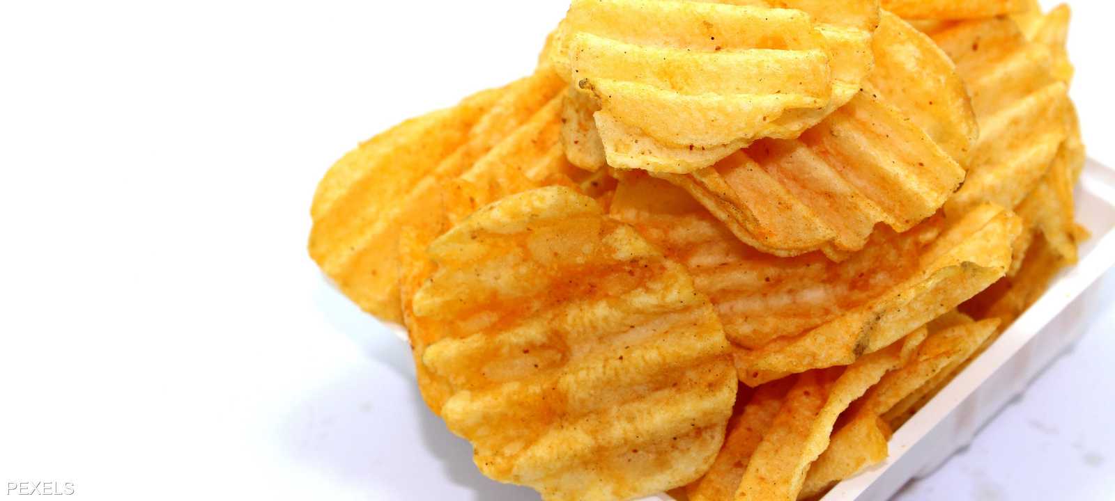 اقتصر طعام المراهق على رقائق البطاطس والنقانق