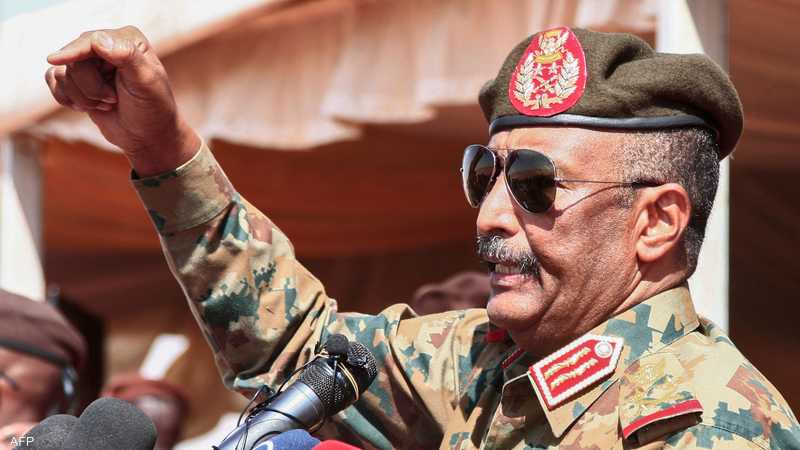 خلافات تعصف بمعسكر البرهان في السودان.. وزارات المال والمعادن تشعل الصراع