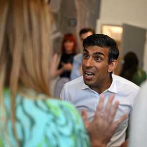 ريشي سوناك يتحدث إلى مناصريه في ردكار شمال شرق إنجلترا