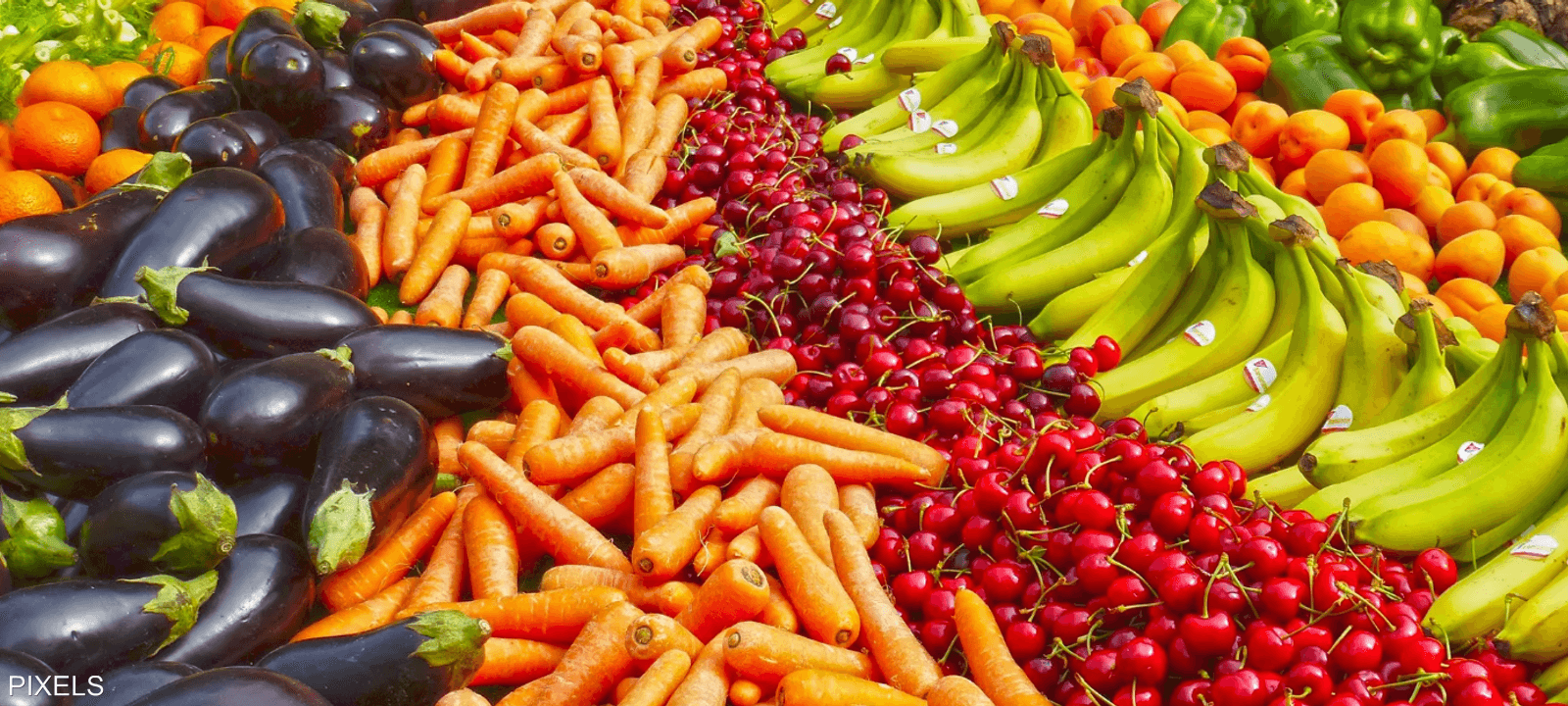 توصي هيئات السلامة الغذائية بغسل الفواكه والخضروات