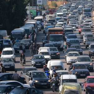 آلاف النازحين من جنوب لبنان بسبب الغارات الإسرائيلية