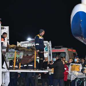 ناجون من الطائرة الأذربيجانية المنكوبة