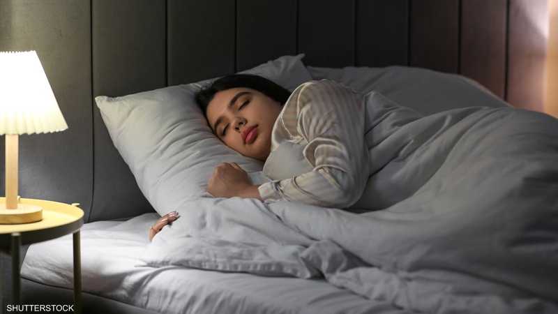 النوم على الجانب تعد الأسوأ لمن يعانون من الشخير