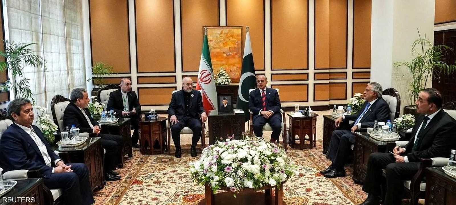 إيران وباكستان يجريان مباحثات مكثفة