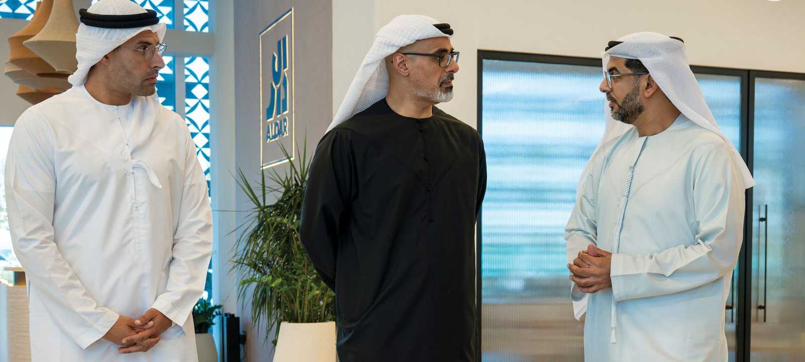 خالد بن محمد بن زايد يشهد إطلاق مشروع "مرسى السعديات"