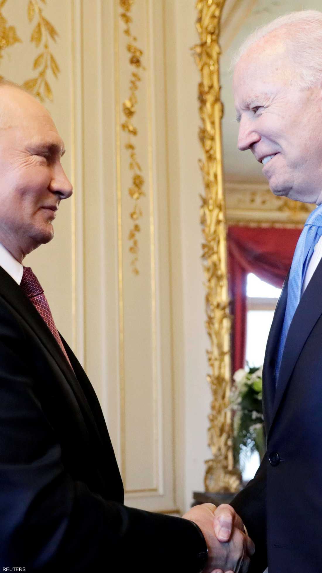 بوتن وبايدن داخل مقر القمة بينهما