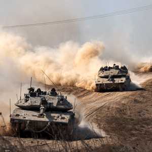 دبابات إسرائيلية على حدود غزة.