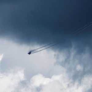 مقاتلة إسرائيلية تحلق شمال لبنان بعد غارة على مسلحي حزب الله