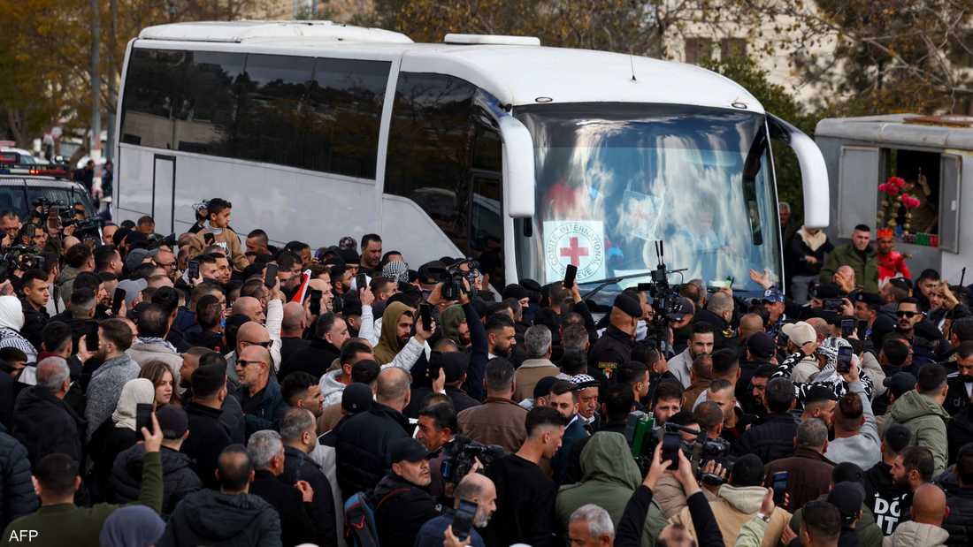إسرائيل: الإفراج عن رهائننا أولا ثم إطلاق سراح المعتقلين