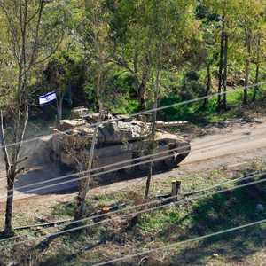 إسرائيل طلبت تأجيل انسحابها من لبنان