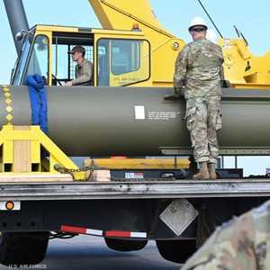 المجال الجوي فوق القاعدة تم تقييده خلال هبوط الطائرة