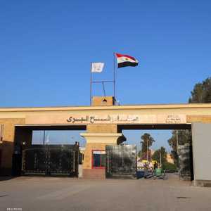 معبر فح المنفذ الوحيد لإيصال المساعدات إلى غزة